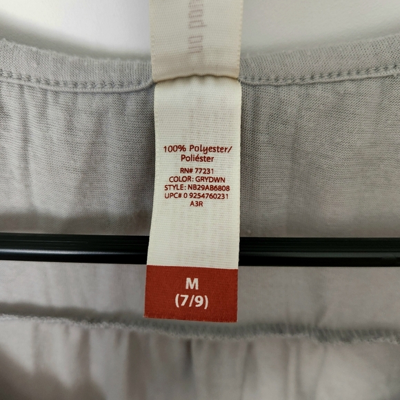 Gray Ruffled Sleeveless Top - Picture 4 of 4